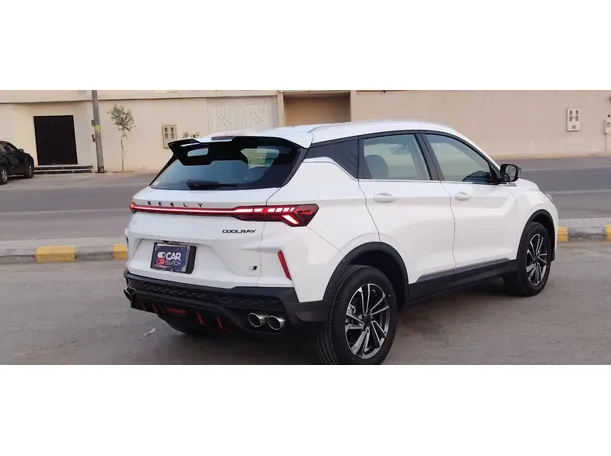 Car image 5