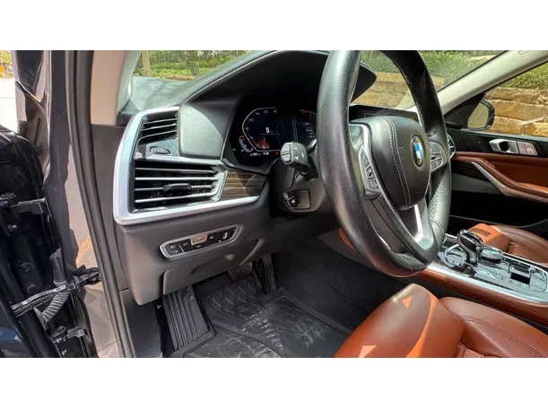 Car image 25