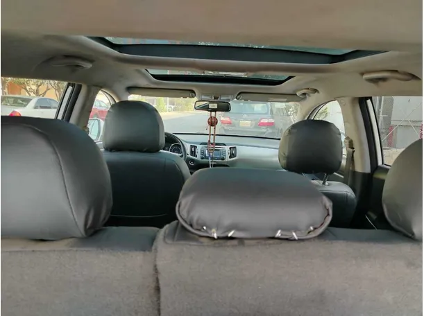 Car image 28