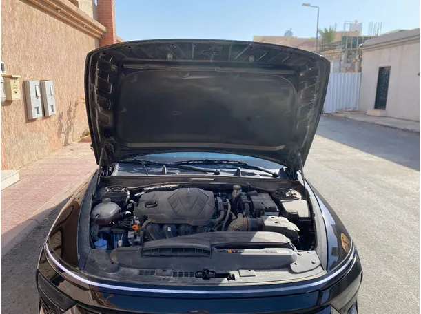 Car image 27