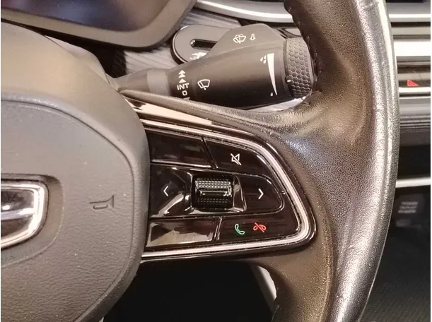 Car image 27