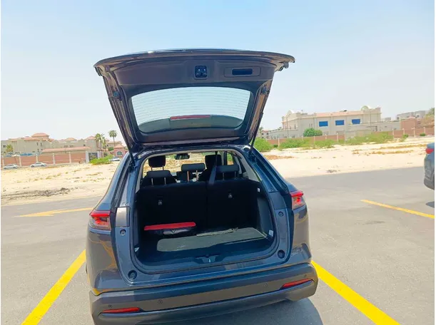 Car image 27