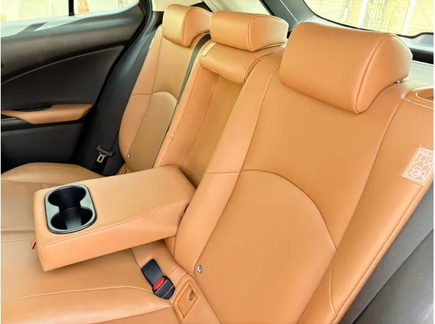 Car image 28