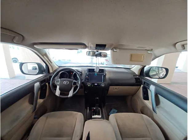 Car image 13