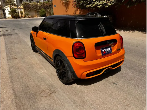 Car image 7