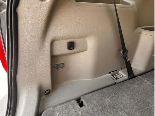 Car image 26