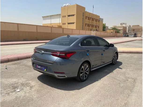 Car image 5