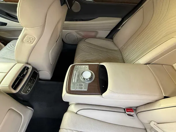 Car image 22
