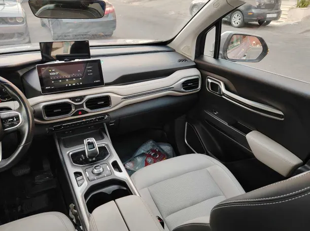Car image 25