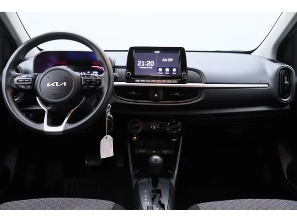 Car image 14