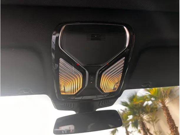 Car image 25