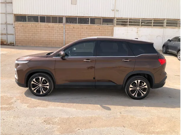 Car image 8