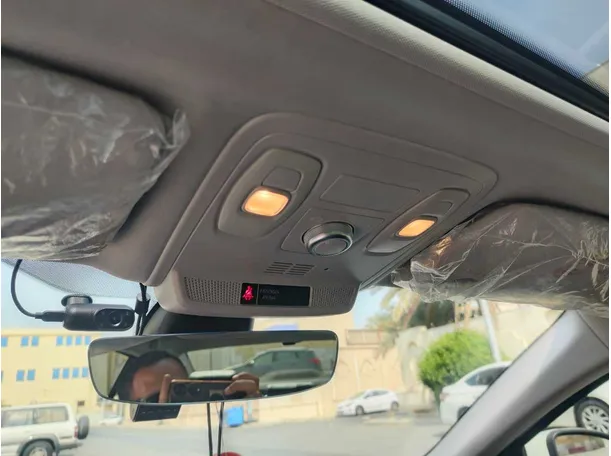 Car image 43