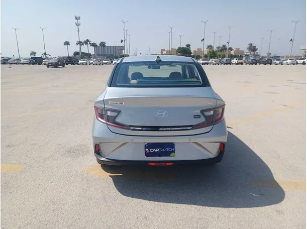 Car image 6