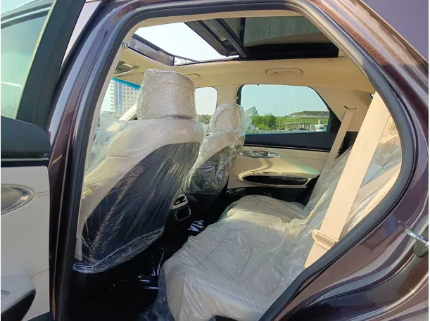 Car image 17