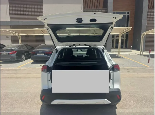 Car image 19