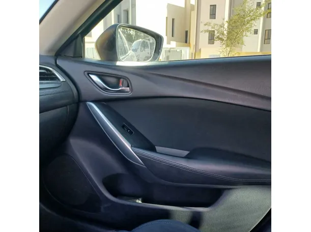 Car image 24