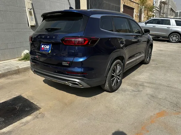 Car image 5