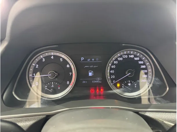 Car image 13