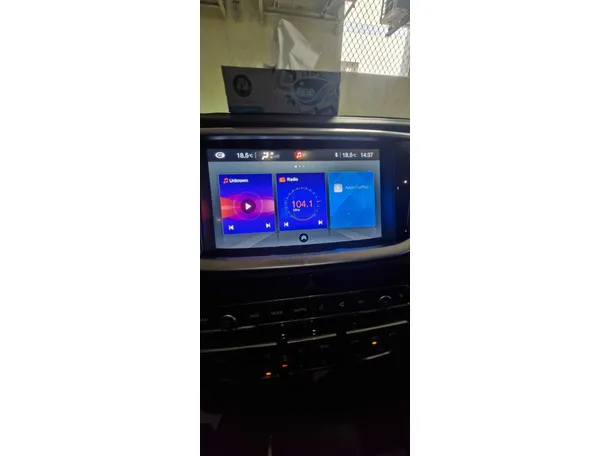 Car image 17