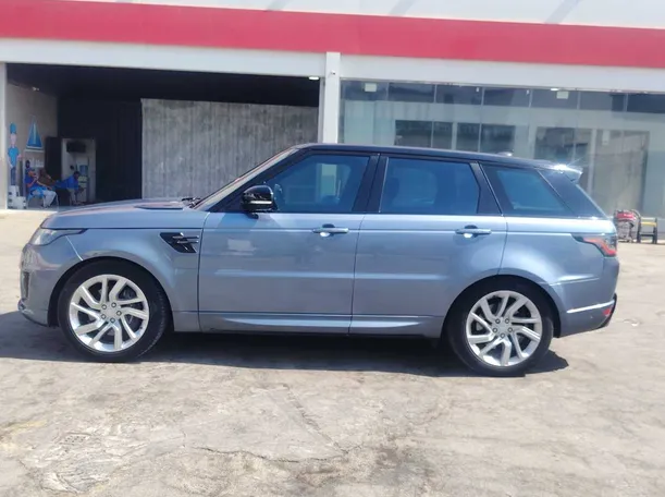 Car image 8