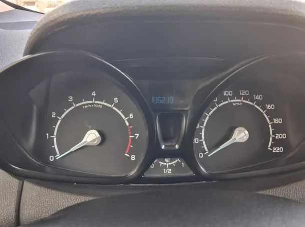 Car image 17