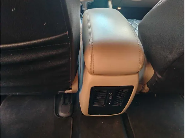 Car image 37