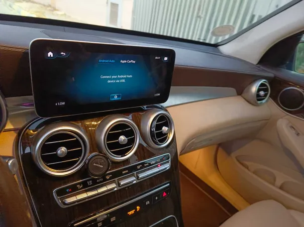Car image 25