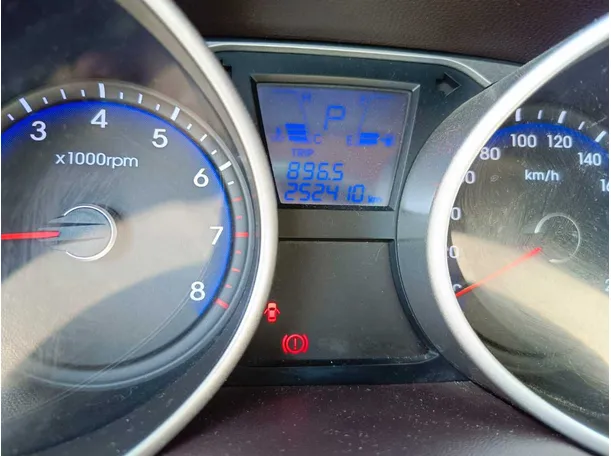 Car image 24