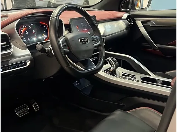 Car image 5