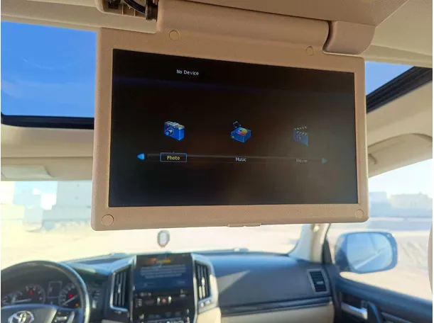Car image 29