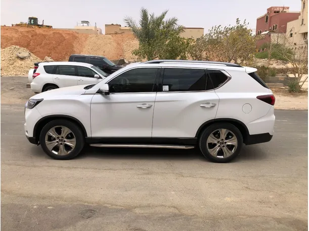 Car image 8