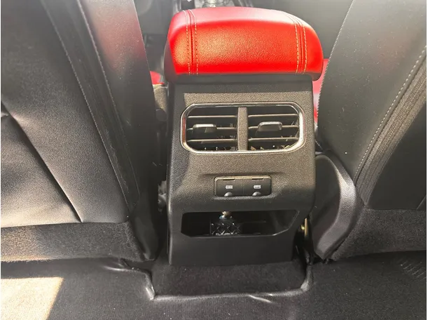 Car image 25