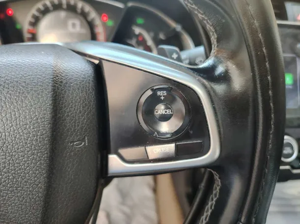 Car image 34