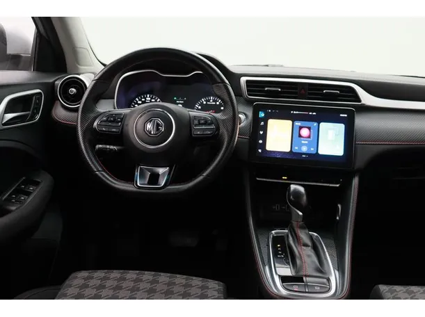Car image 15
