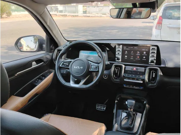 Car image 20