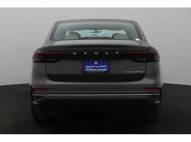Car image 12