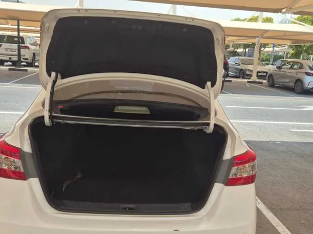 Car image 26