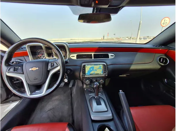 Car image 14