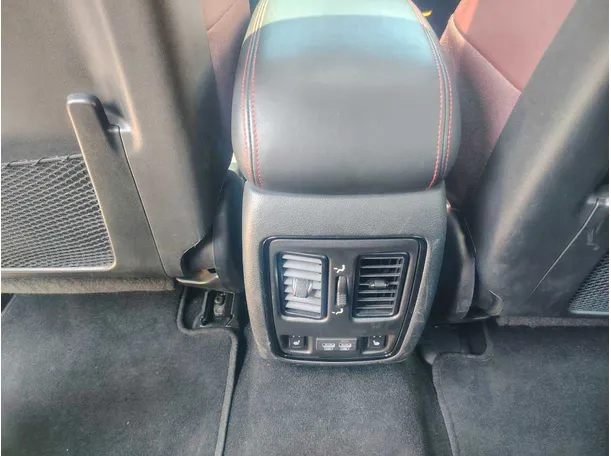 Car image 34