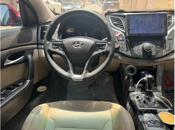 Car image 17