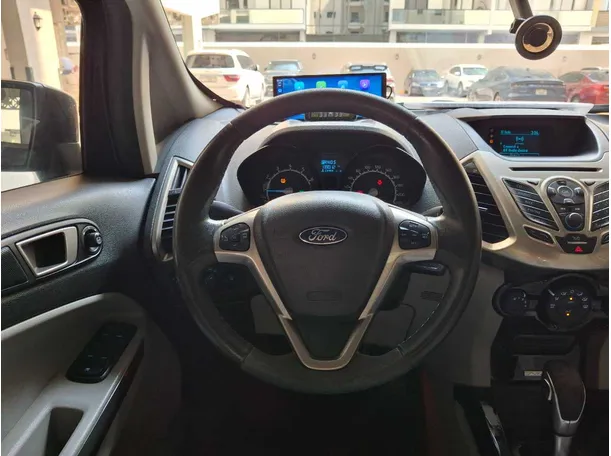 Car image 17
