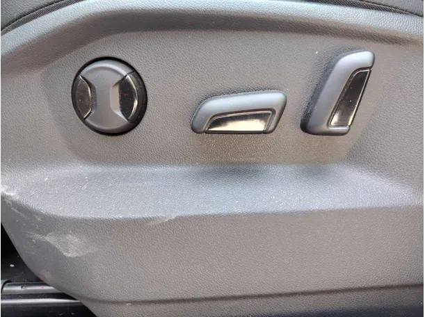 Car image 31
