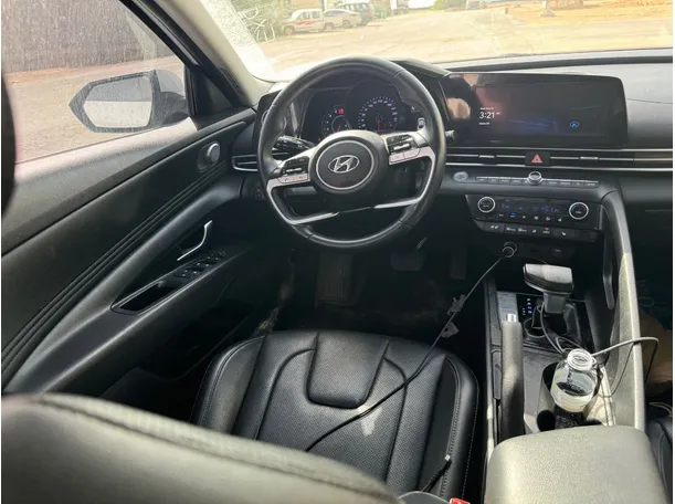 Car image 18