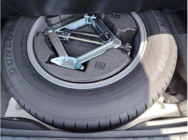 Car image 25
