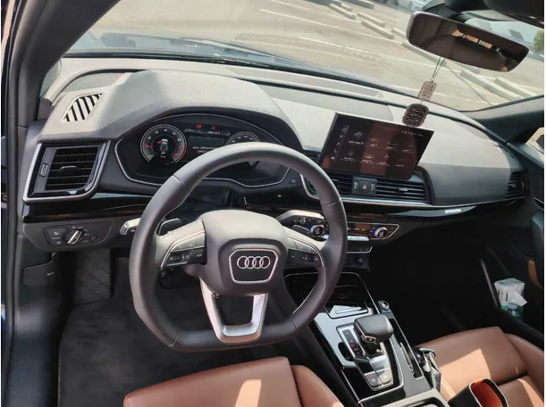 Car image 13
