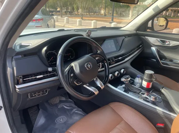 Car image 13
