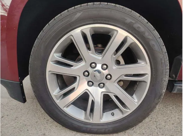 Car image 10