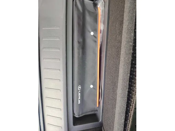 Car image 36