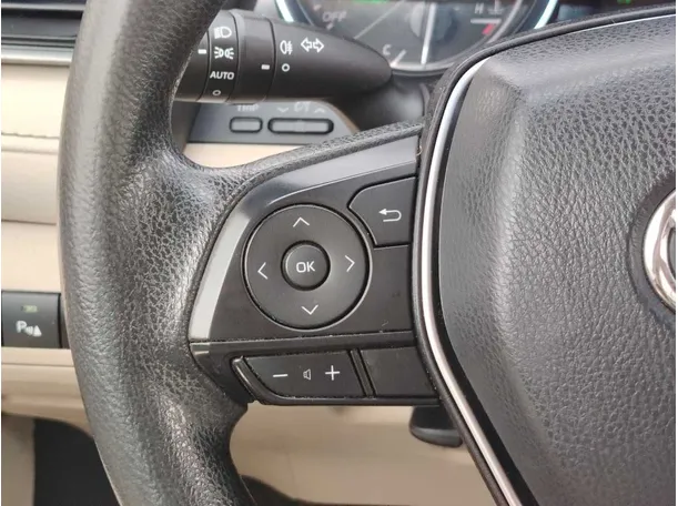 Car image 23
